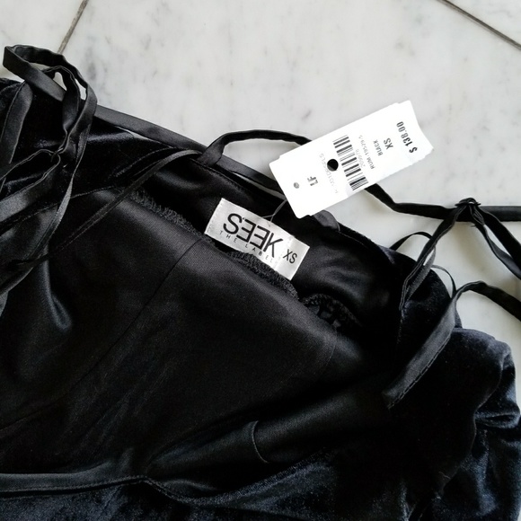 NWT LF Black Velvet Romper - Picture 6 of 8